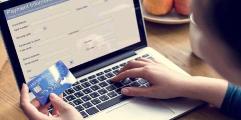 Hội viên thực hiện nạp tiền Hello88 qua tài khoản ngân hàng